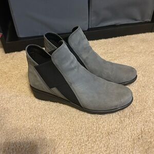 New Flexx Gray Slip-On Ankle Booties
